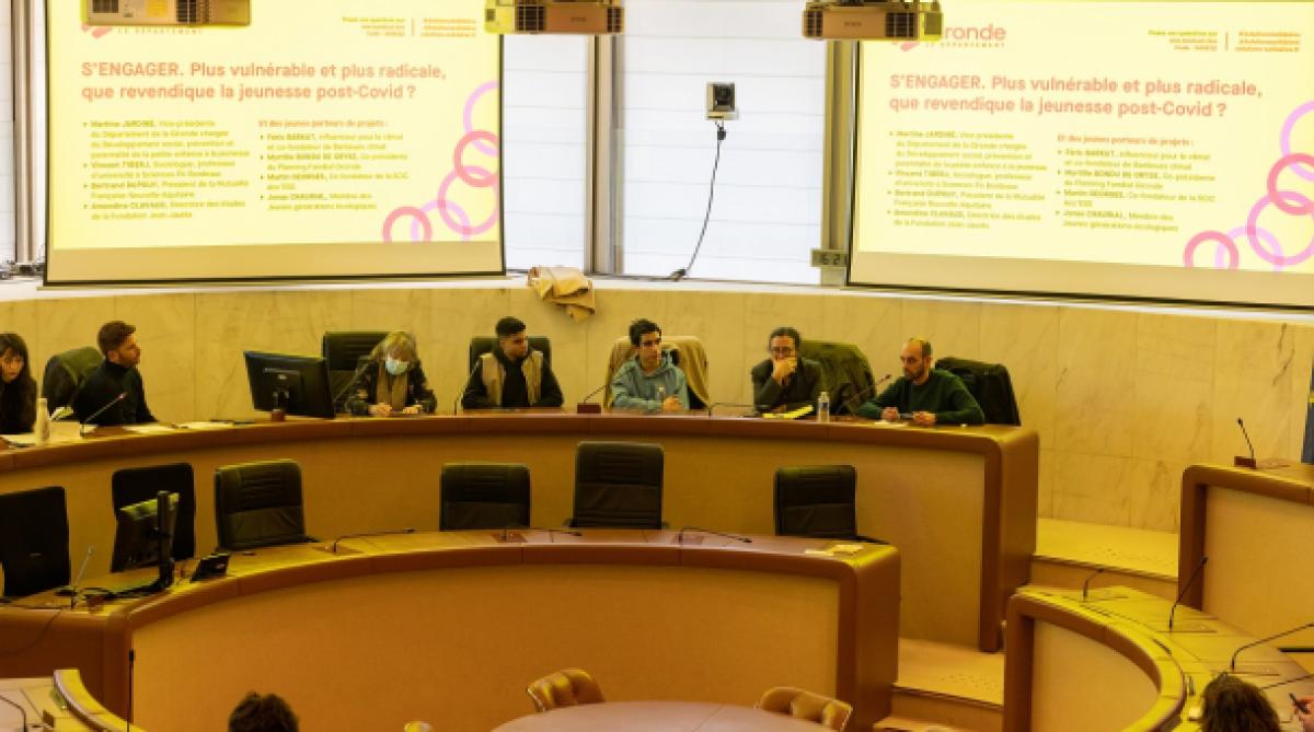 table ronde sur les jeunesse
